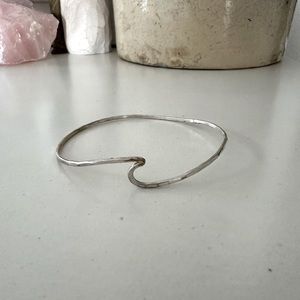 Pura Vida Silver wave bracelet